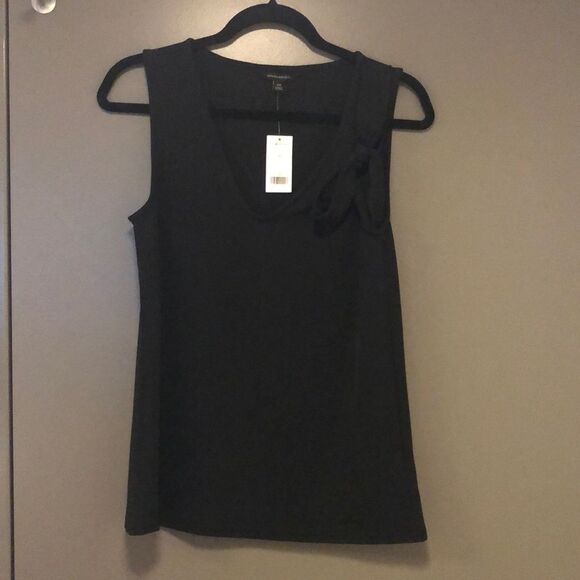 BANANA REPUBLIC Tank with Bow Shoulder Detail - Picture 1 of 4